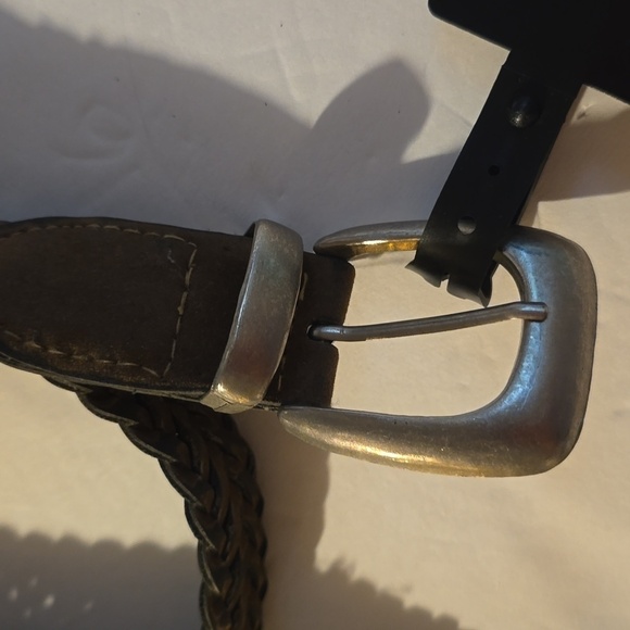 Womens Distressed BROWN braided leather belt Silver tip & BUCKLE Sz.S/M - Picture 2 of 7